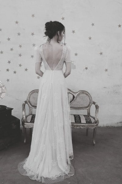 Hochzeitskleid mit tiefem Rücken und grober Spitze