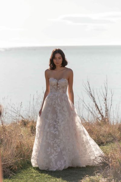 Madi Lane Brautkleid Kyann