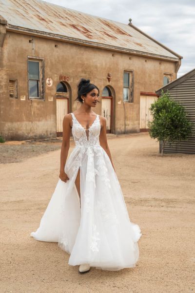 Madi Lane Brautkleid Tala
